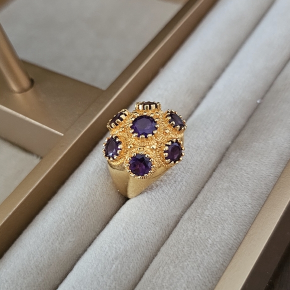 Ring - Picture 8 of 9